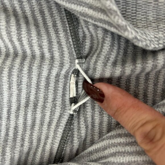 Lululemon Think Fast Pullover Long Sleeve Sweatshirt Womens Medium Gray 1/4 Zip - Picture 7 of 9